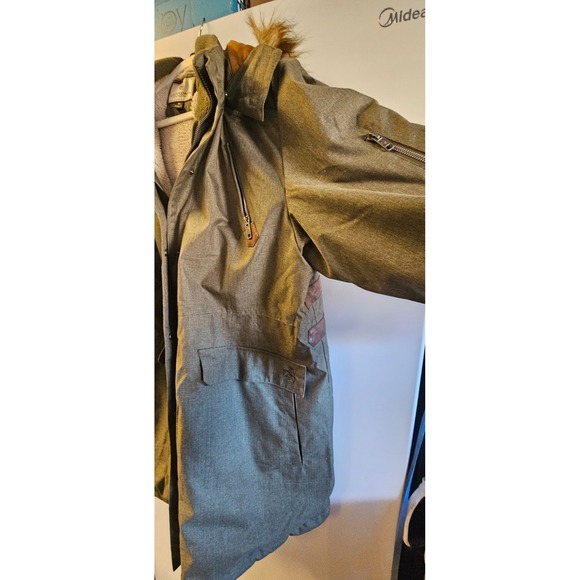 Legendary Whitetail parka fisherman core xl faux fur womans twighlight core - Picture 4 of 7